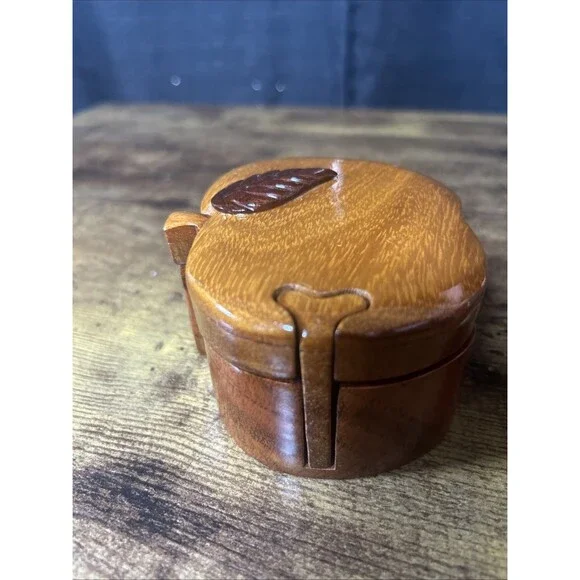 Apple Shaped Wooden Trinket Puzzle Jewelry Keepsake Box School Teacher Gift Vtg - Picture 7 of 15